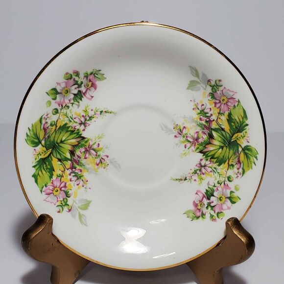 Clare Teacup and Saucer Pink Flowers Leaves Vintage - Picture 5 of 9